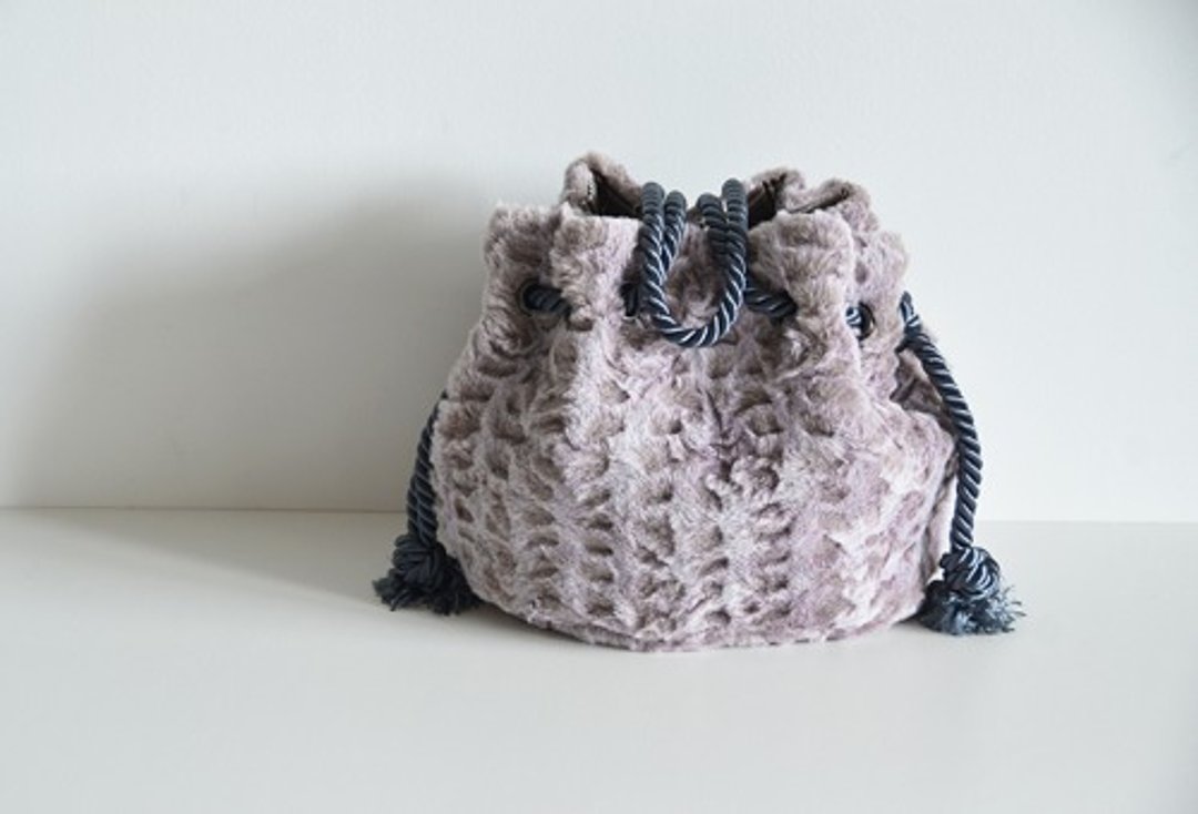 Limited Quantity Luxury Eco-Fur Marine Bag Lavender Greige - 手提包/手提袋 - 棉 