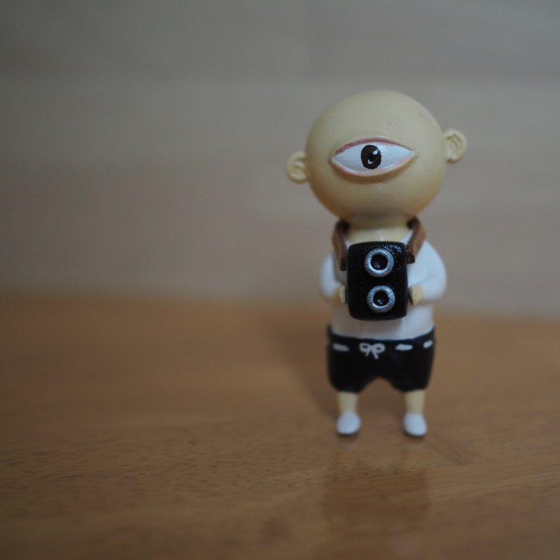 One-eyed boy and two-lens camera - 玩偶/公仔 - 粘土 白色