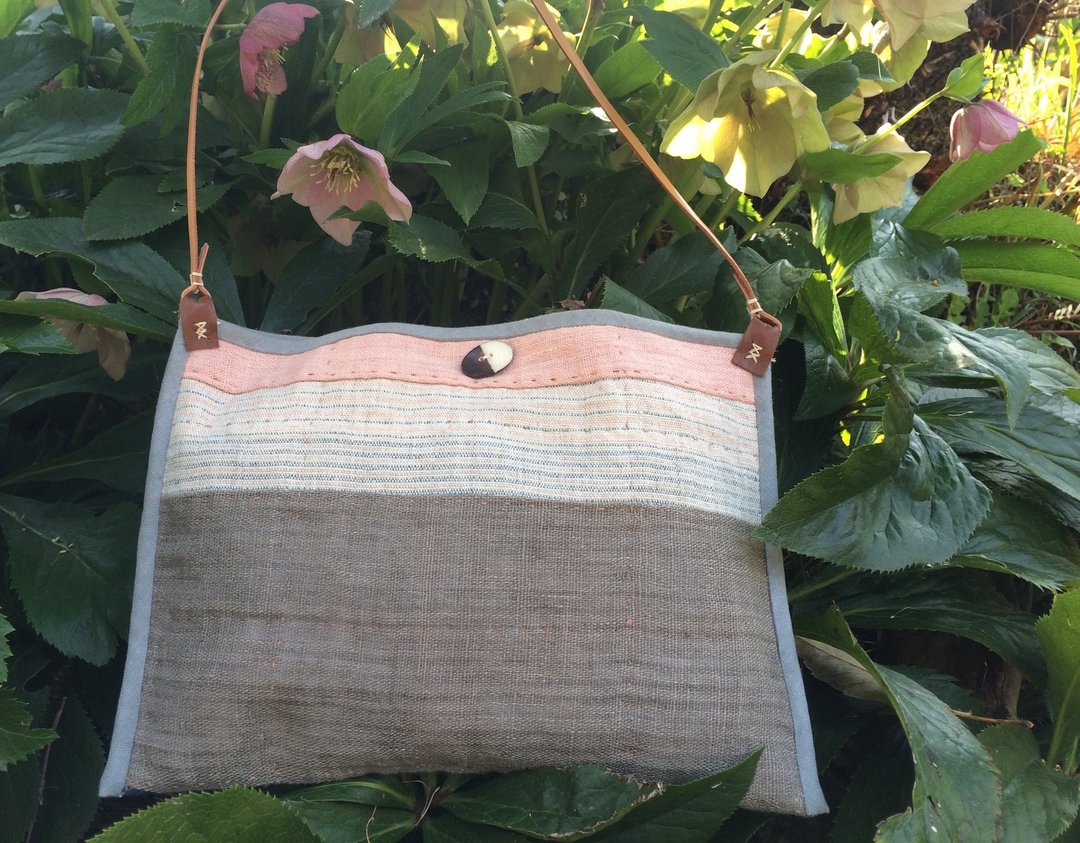 Hand-woven hemp shoulder bag quilt A - 侧背包/斜挎包 - 棉 