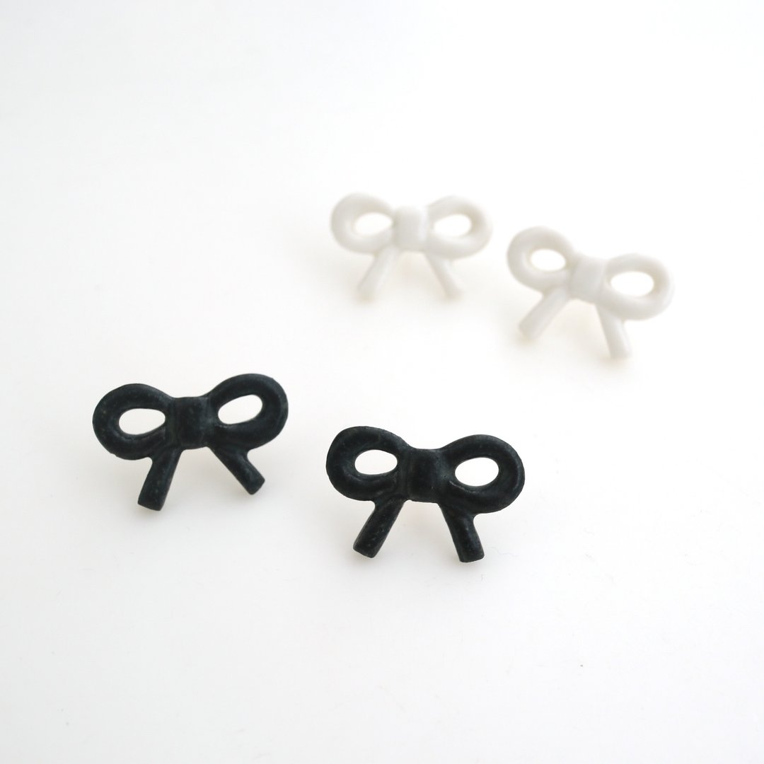 loop earrings - 耳环/耳夹 - 瓷 白色