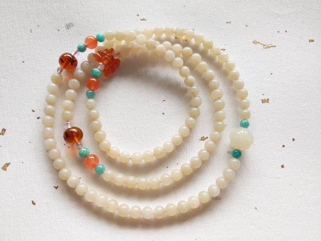 ORLI Jewelry 天然和阗玉藕粉108颗念珠 和田玉藕粉佛珠 南红玛瑙 - 项链 - 宝石 白色