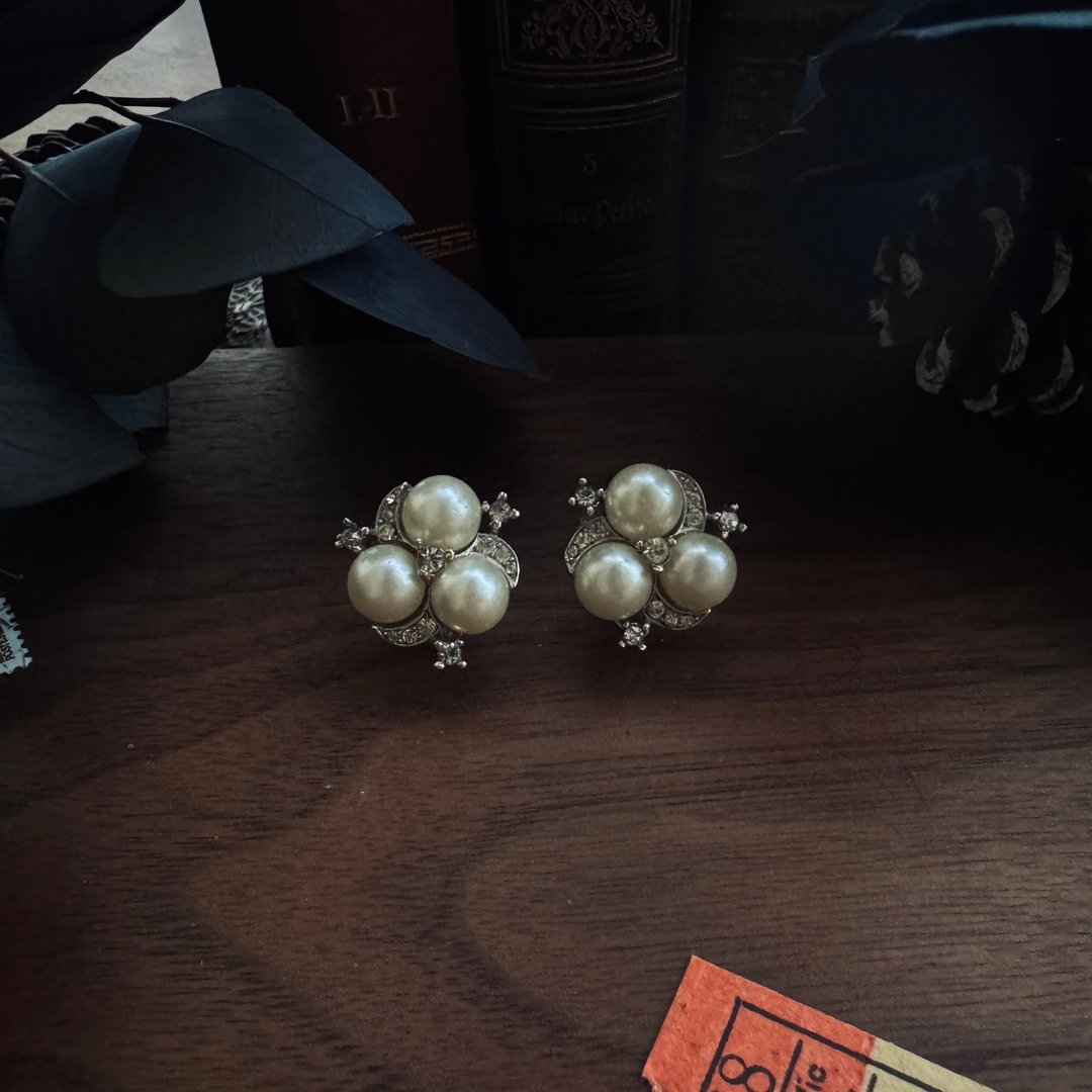 银调莱茵珍珠夹式耳环 - 耳环/耳夹 - 其他金属 银色