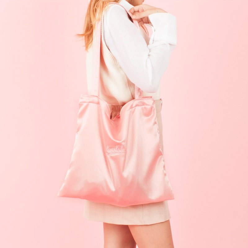 Dear My Universe 恋爱实验室 Lettering 环保袋 -粉 - 侧背包/斜挎包 - 纸 粉红色