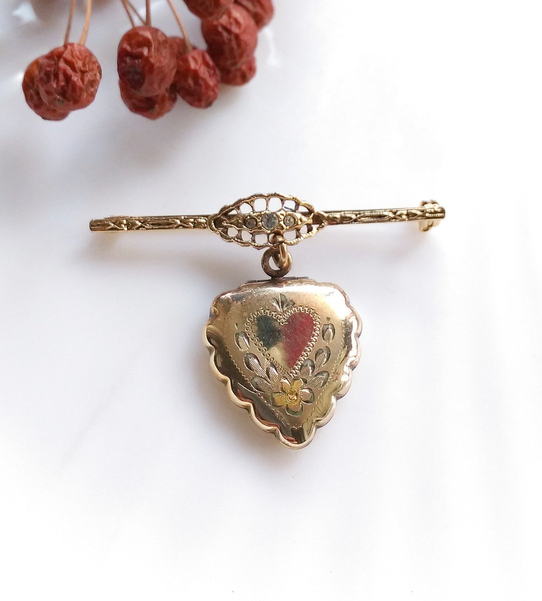 PmAode 12K包金 典雅 Locket 爱心小吊坠 别针。西洋古董饰品 - 徽章/别针 - 其他金属 金色