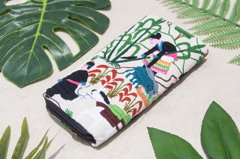 棉质皮夹/手工刺绣长夹/长皮夹/零钱包/大容量皮夹-高山乡村风景 - 皮夹/钱包 - 棉．麻 多色