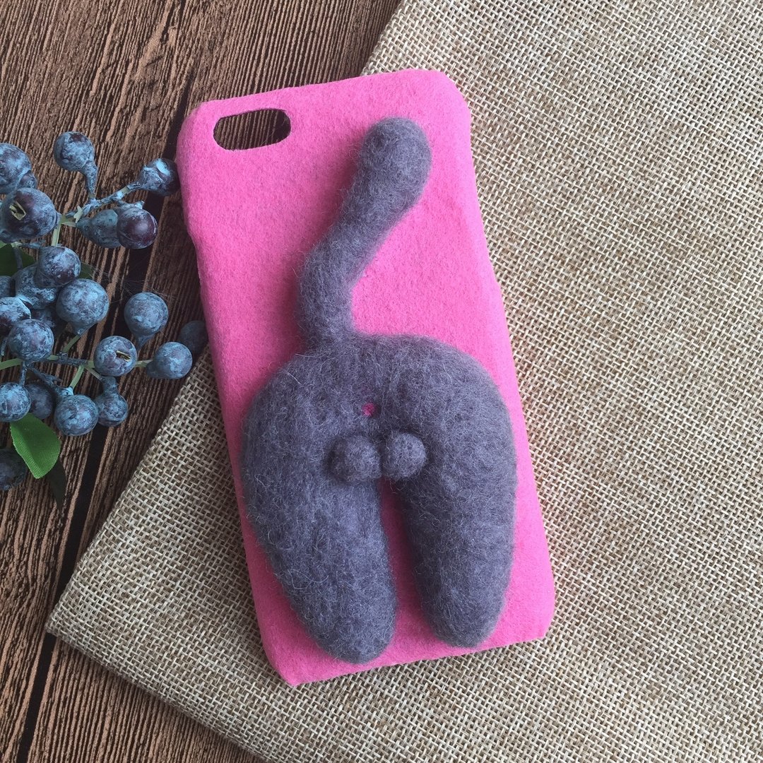 【可定制】灰色粉红色狗屁股猫屁股屁屁猫蛋蛋苹果iphone6/6s/6plus立体羊毛毡戳戳乐情侣手机壳硬壳保护壳防尘塞胸针 - 手机壳/手机套 - 羊毛 灰色