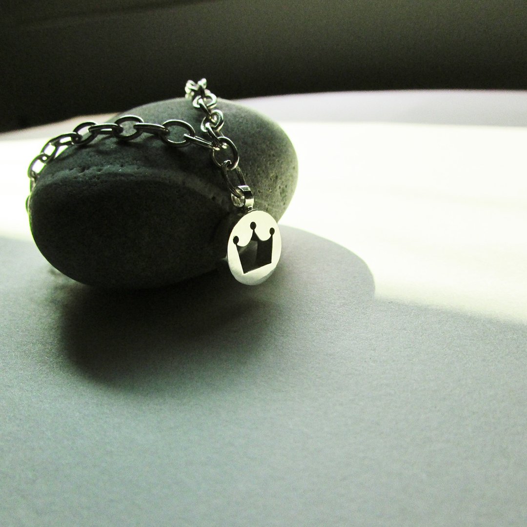 crown bracelet_王冠手链 | 925纯银 限量 设计师手作 鼓励 - 手链/手环 - 银 银色