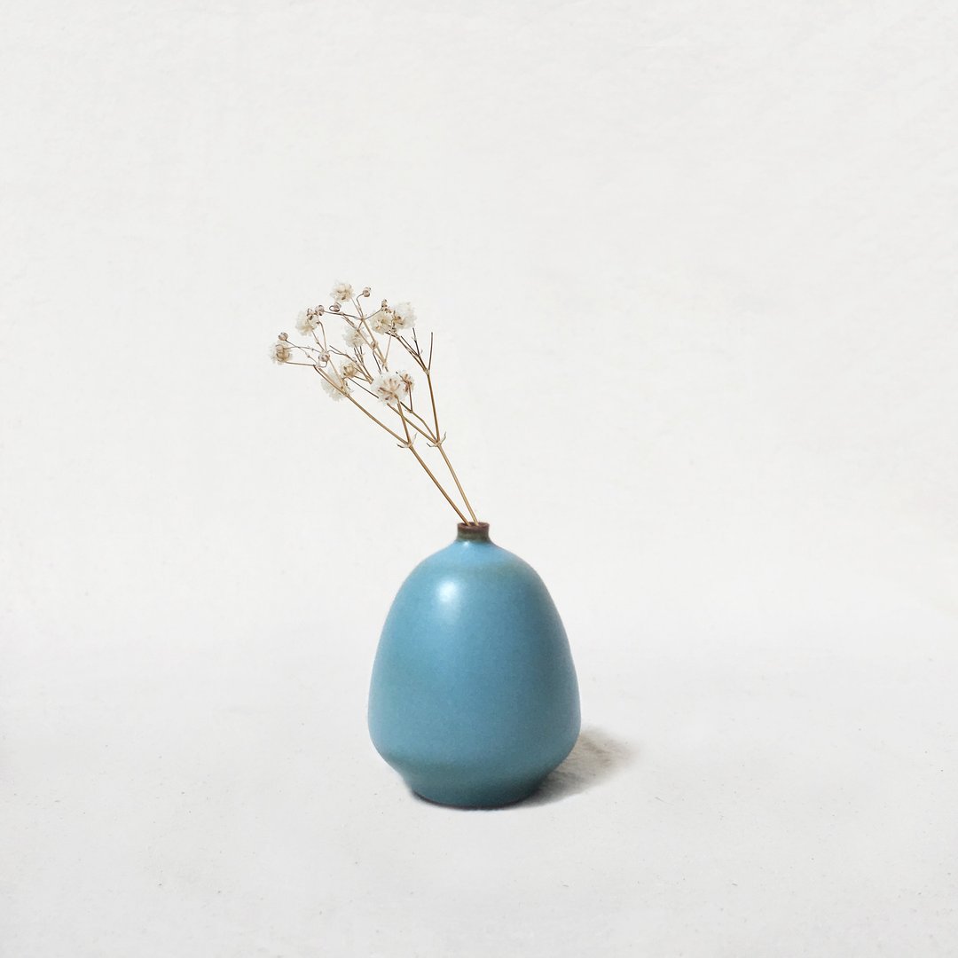 手工陶瓷浅蓝色迷你花器－椭圆 - 花瓶/陶器 - 陶 蓝色