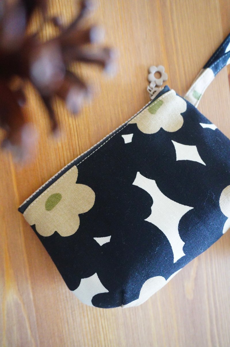 日夜花影・手拿包 - 手拿包 - 棉．麻 黑色