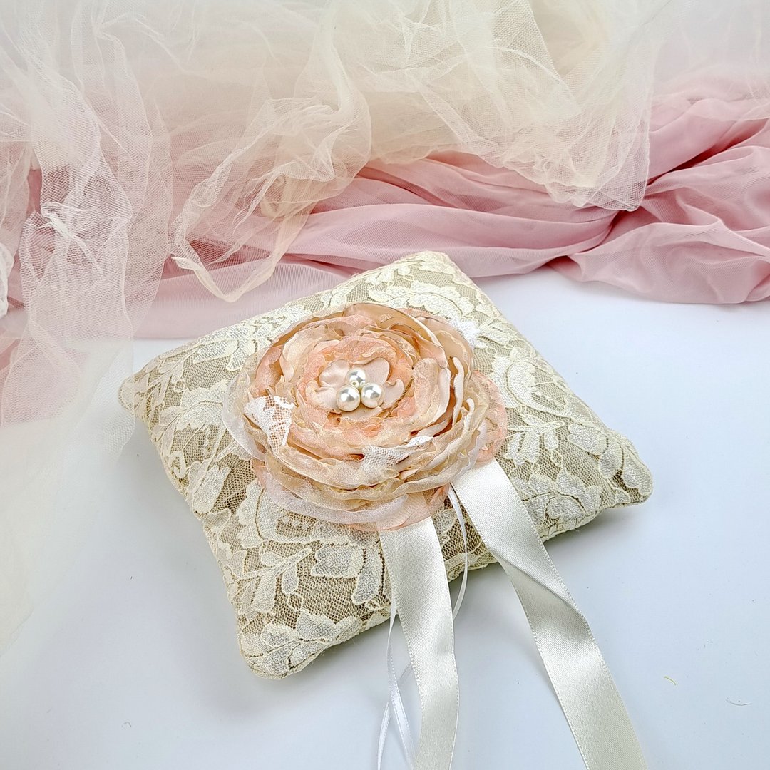 婚礼戒指枕 戒子座 结婚装饰 婚礼用品 RB002 - 戒指 - 丝．绢 银色