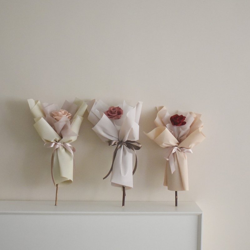 /单枝玫瑰花束(中) /纪念日 求婚 告白 毕业 生日 满天星 祝贺 - 干燥花/捧花 - 植物．花 多色