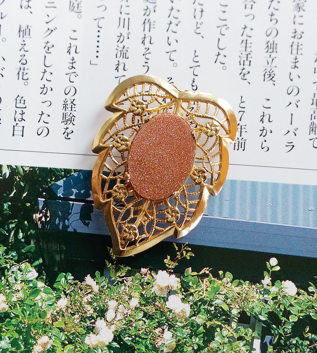 【美国西洋古董饰品】 金属镀金 篓空 小叶子 小巧 别针  胸针 - 徽章/别针 - 其他材质 金色