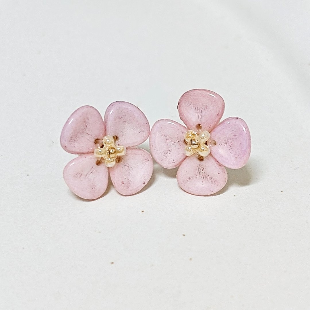 串珠编织耳环 花砖 幸运草 串珠耳环 花朵耳环 - 耳环/耳夹 - 其他材质 粉红色