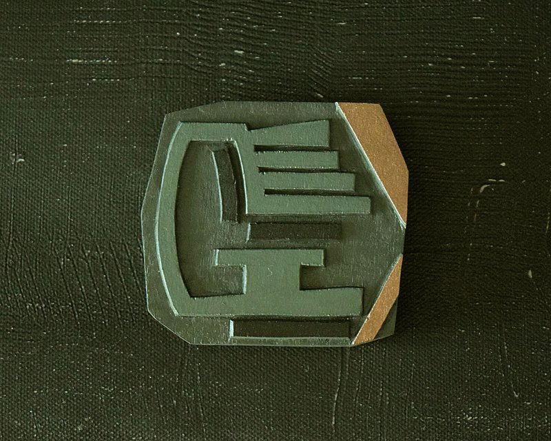 Abstract Hand Painted Wood Pocket Mirror (obi) Night color - 彩妆刷具/镜子/梳子 - 木头 灰色