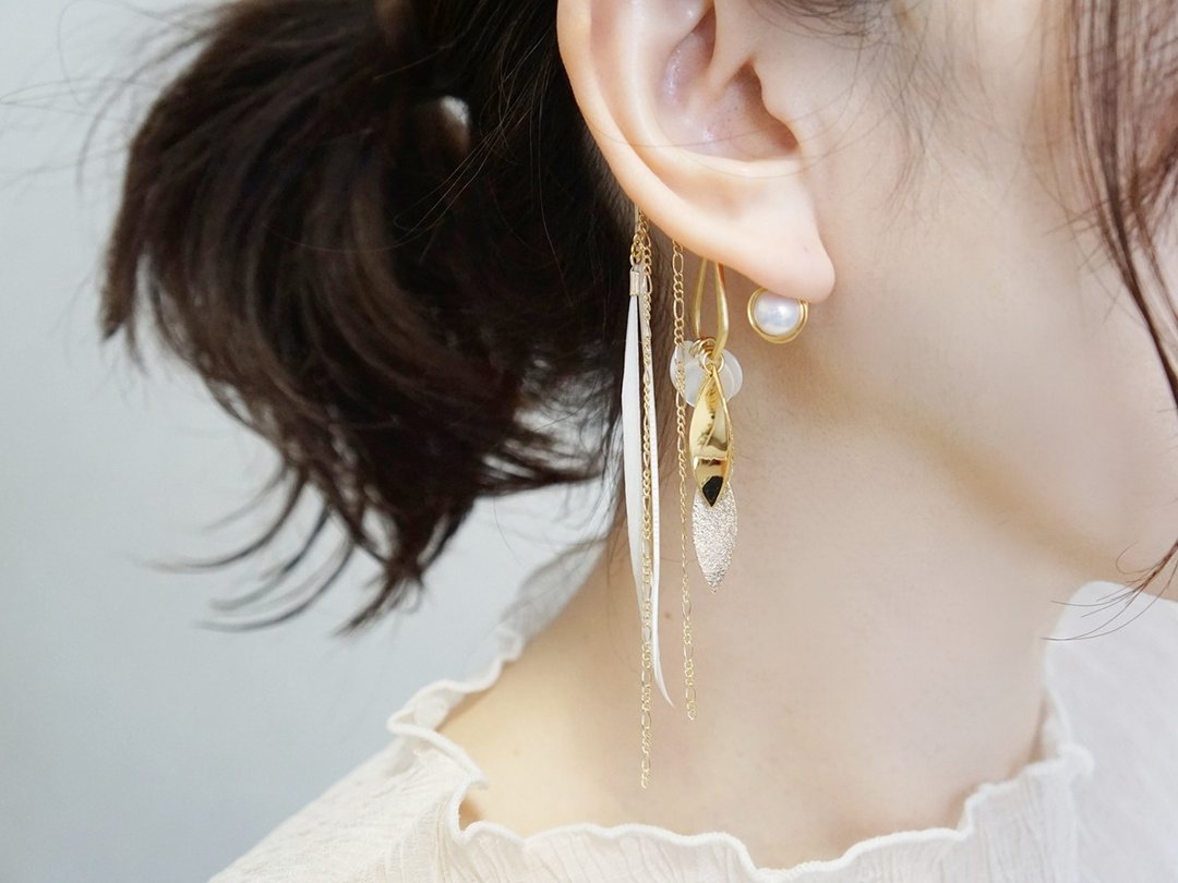 ear hook　flutter　Feather accessories - 耳环/耳夹 - 其他材质 白色