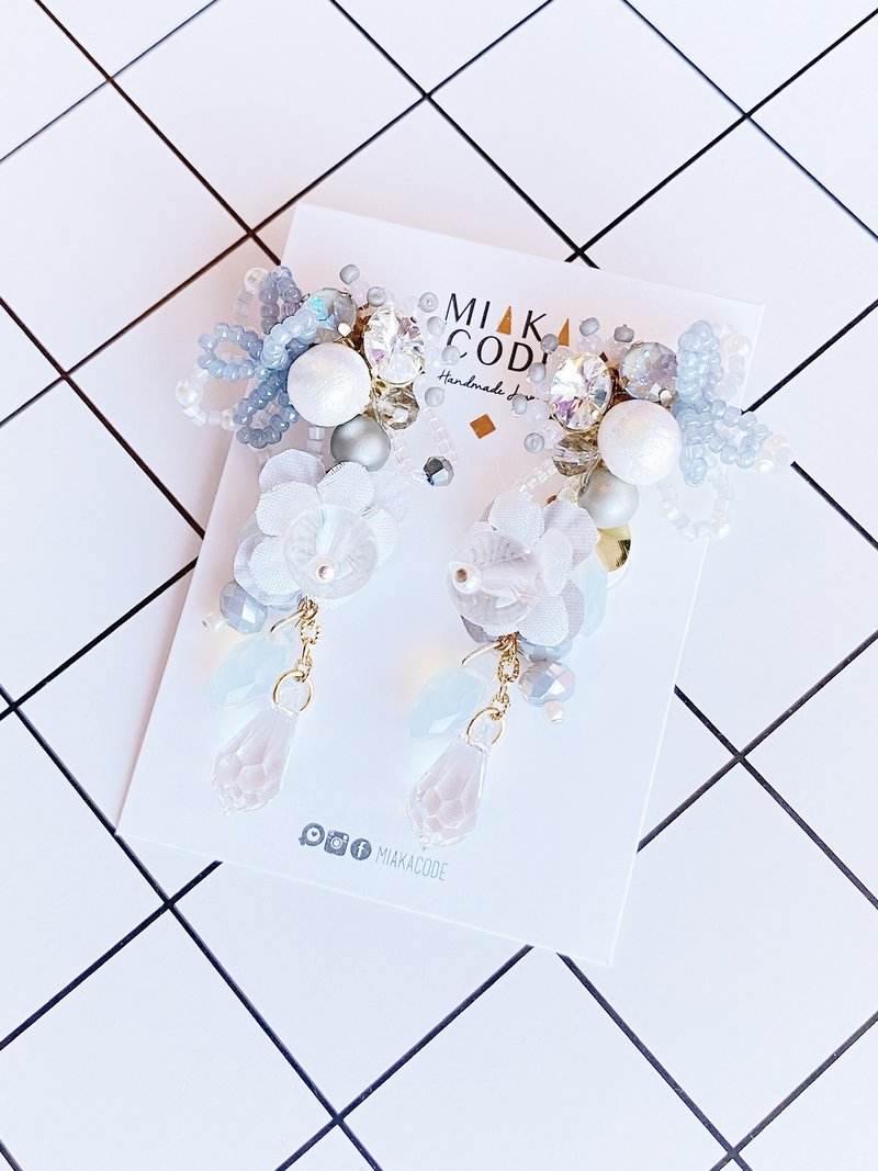 多种戴法 手工串珠花花 灰色系 耳环/耳夹 - 耳环/耳夹 - 其他材质 灰色