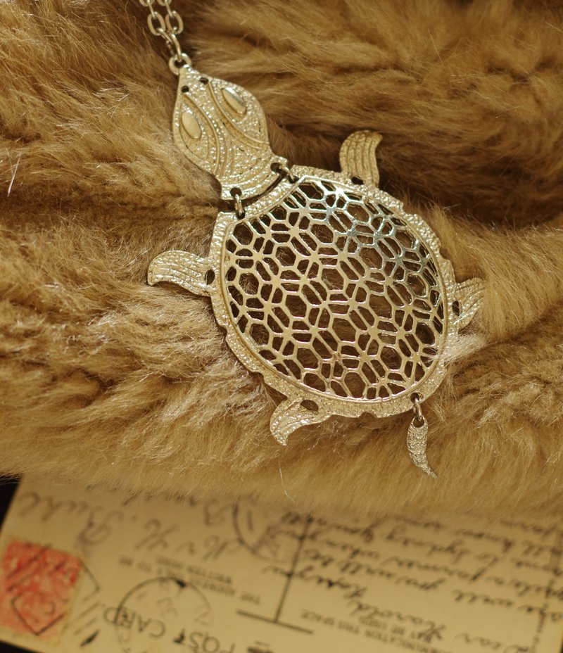 老又好古董珠宝 少见银色大乌龟项链 N104 - 项链 - 其他金属 金色