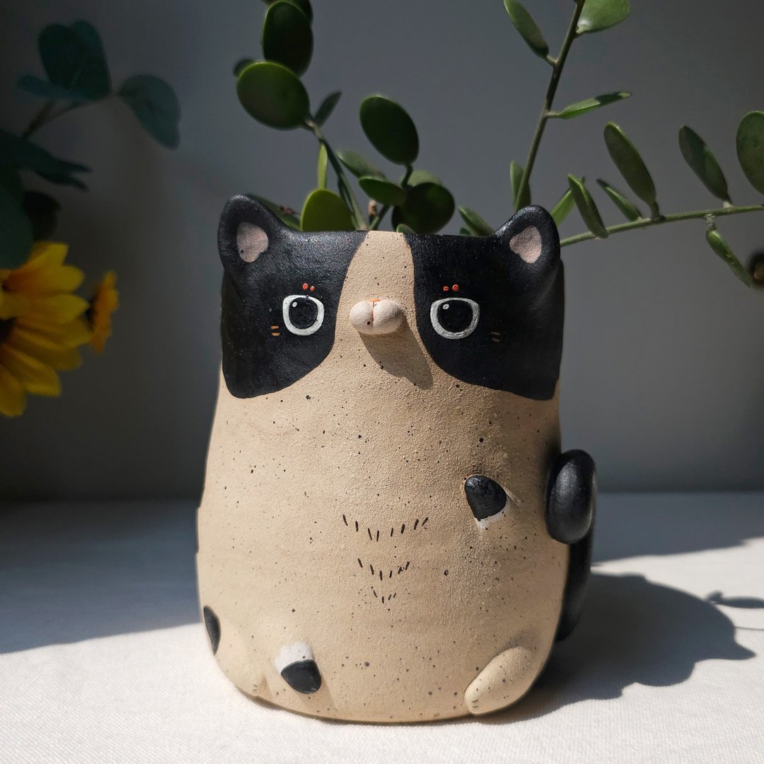 Cow cat planter. Cookie 'n cream clay pot. - 植栽/盆栽 - 陶 