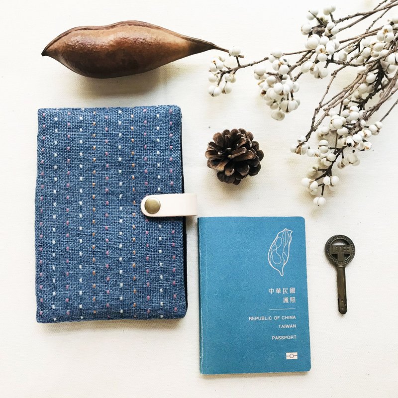 护照套 万用袋 手帐 电器收纳 - 护照夹/护照套 - 棉．麻 蓝色
