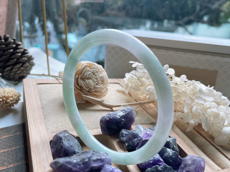 天然翡翠A货缅甸玉冰飘花 圆骨镯  美人 玉镯 手镯 - 手链/手环 - 玉石 白色