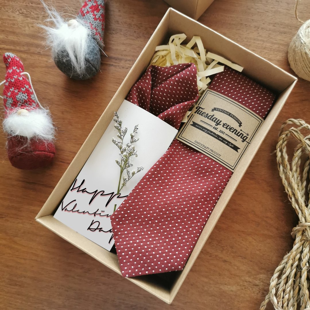 Gift Set - Necktie Red Polka Dot with pocket Square - 领带/领带夹 - 棉 红色