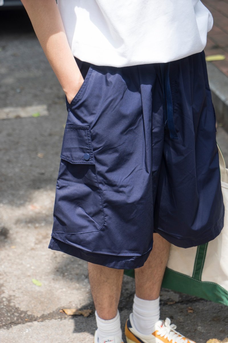 SHORTS 日系潮流過膝氣球短褲 寬鬆輕薄透氣復古多袋工裝休閒褲 - 男士短裤 - 聚酯纤维 多色