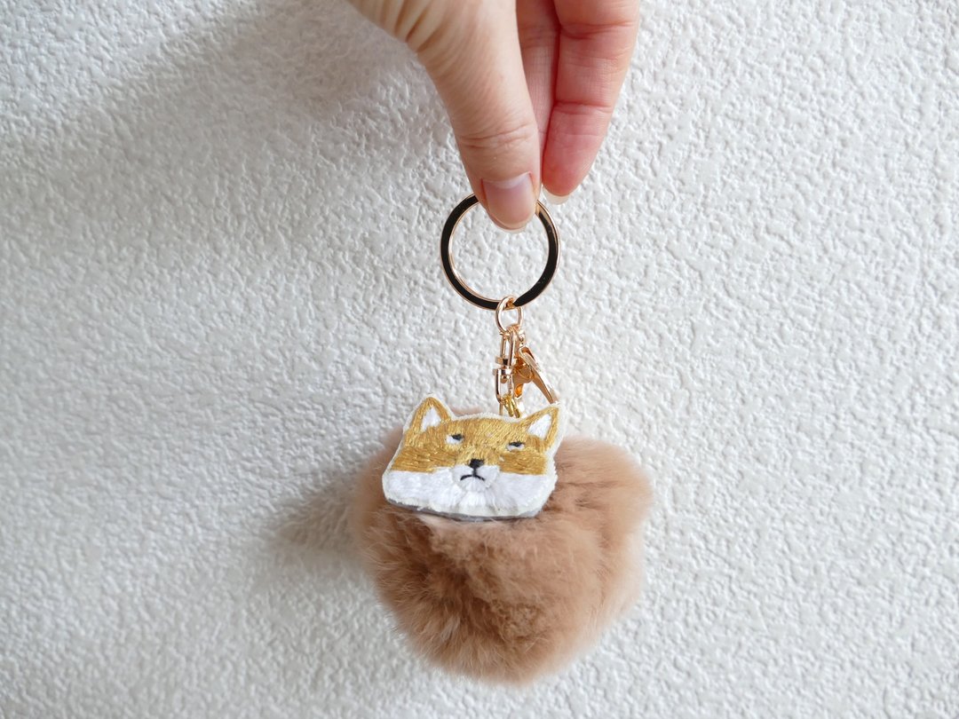 Fur pompon bag charm embroidered Tibetan fox - 钥匙链/钥匙包 - 棉 灰色