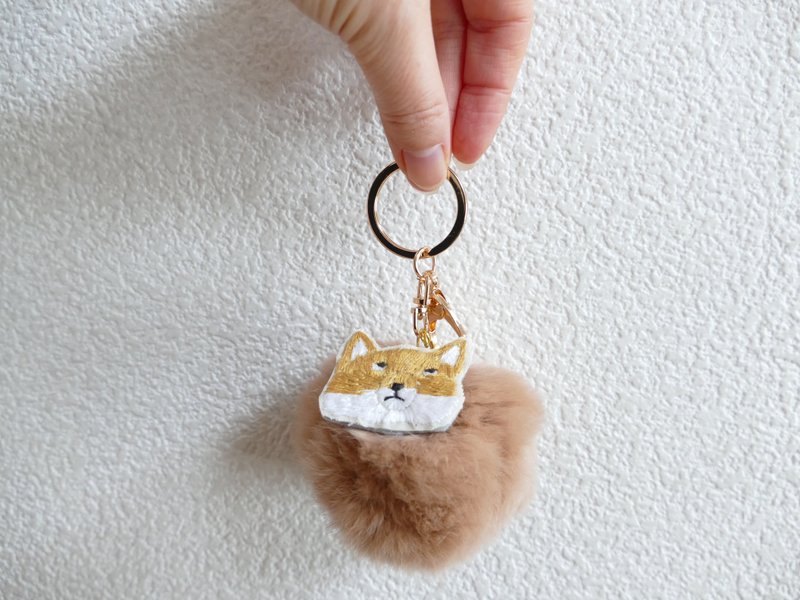 Fur pompon bag charm embroidered Tibetan fox - 钥匙链/钥匙包 - 棉．麻 灰色