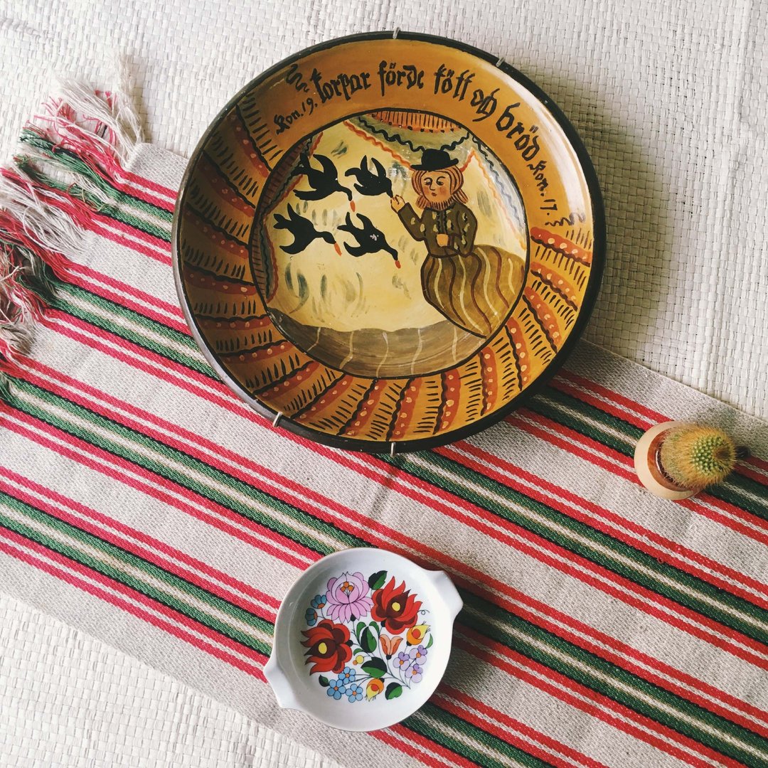 北欧杂货-匈牙利手工绘花卉金边小碟子Kalocsa Hungary Hand Painted floral 14 K golden rim Dish - 浅碟/小碟子 - 瓷 白色