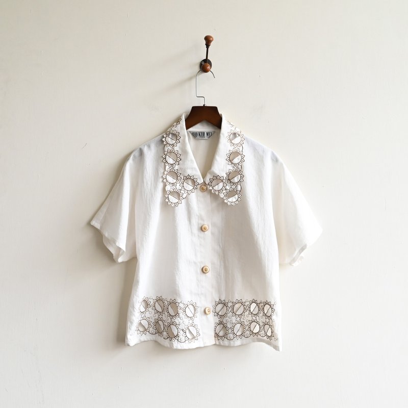 【蛋植物古着】日葵雕花刺绣短袖古着衬衫 - 女装衬衫 - 其他人造纤维 