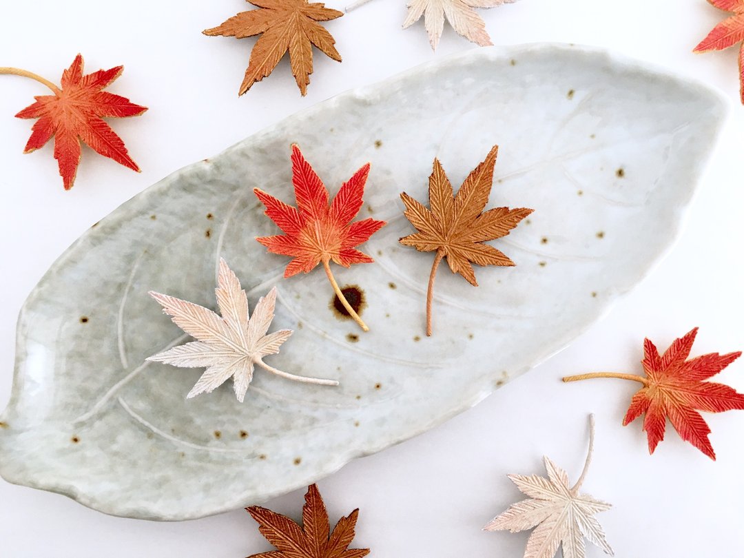 Autumnal leaf brooch (brown) - 胸针 - 棉 咖啡色