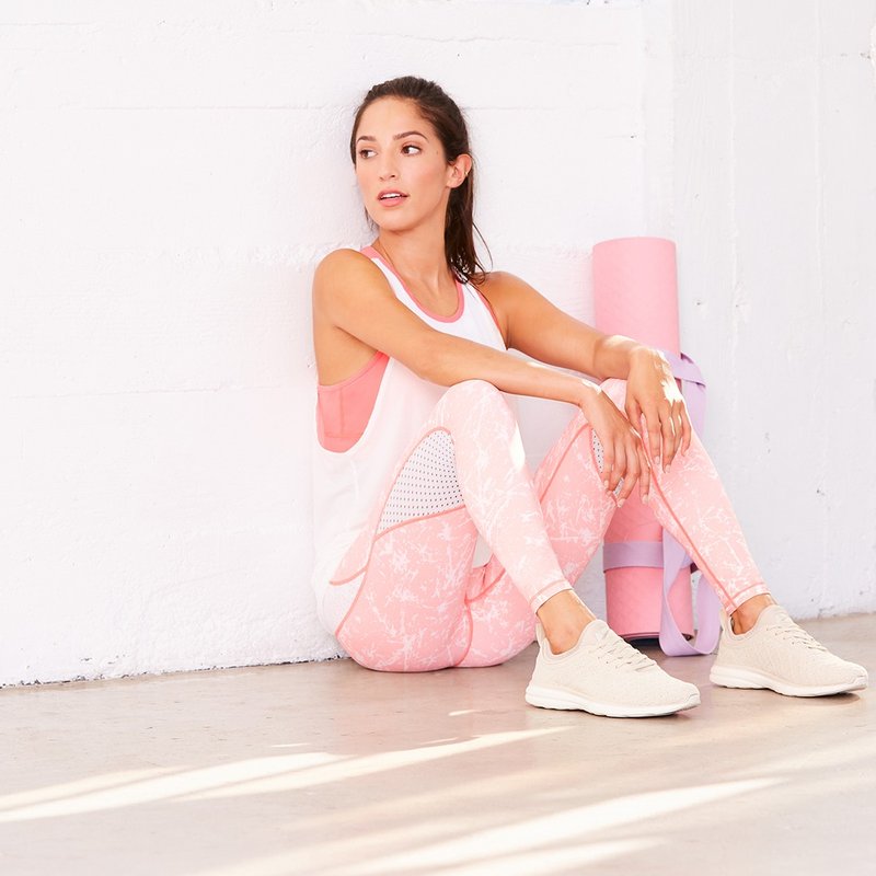 【MACACA】悦扬2in1清爽运动背心 - APE1733 粉桔/白 - 女装瑜珈服 - 聚酯纤维 粉红色