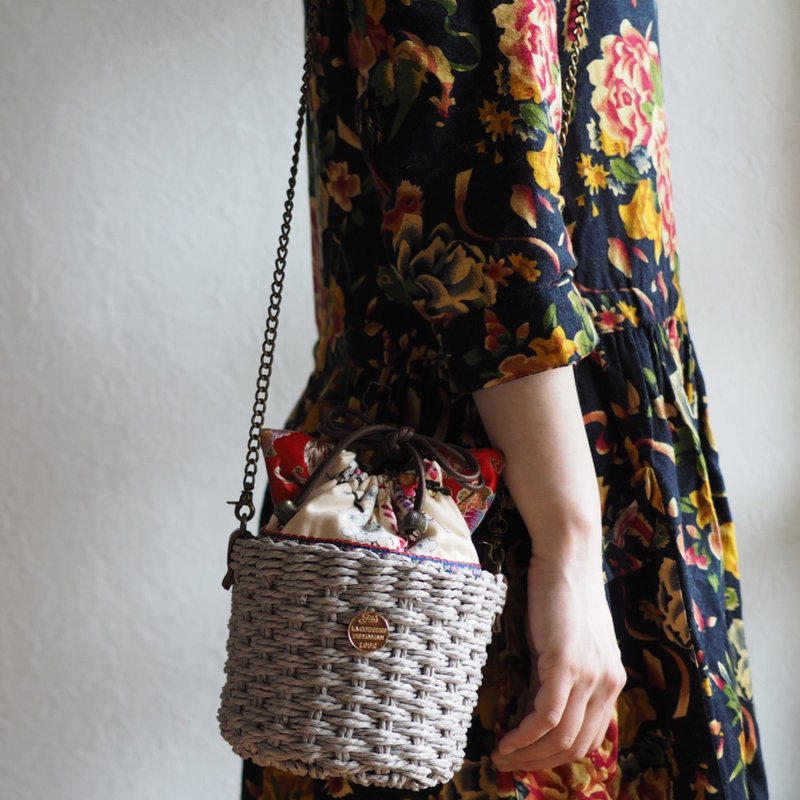 Cute cat type Taiwan floral drawstring basket bag (one piece work / free shipping) - 手提包/手提袋 - 棉．麻 卡其色