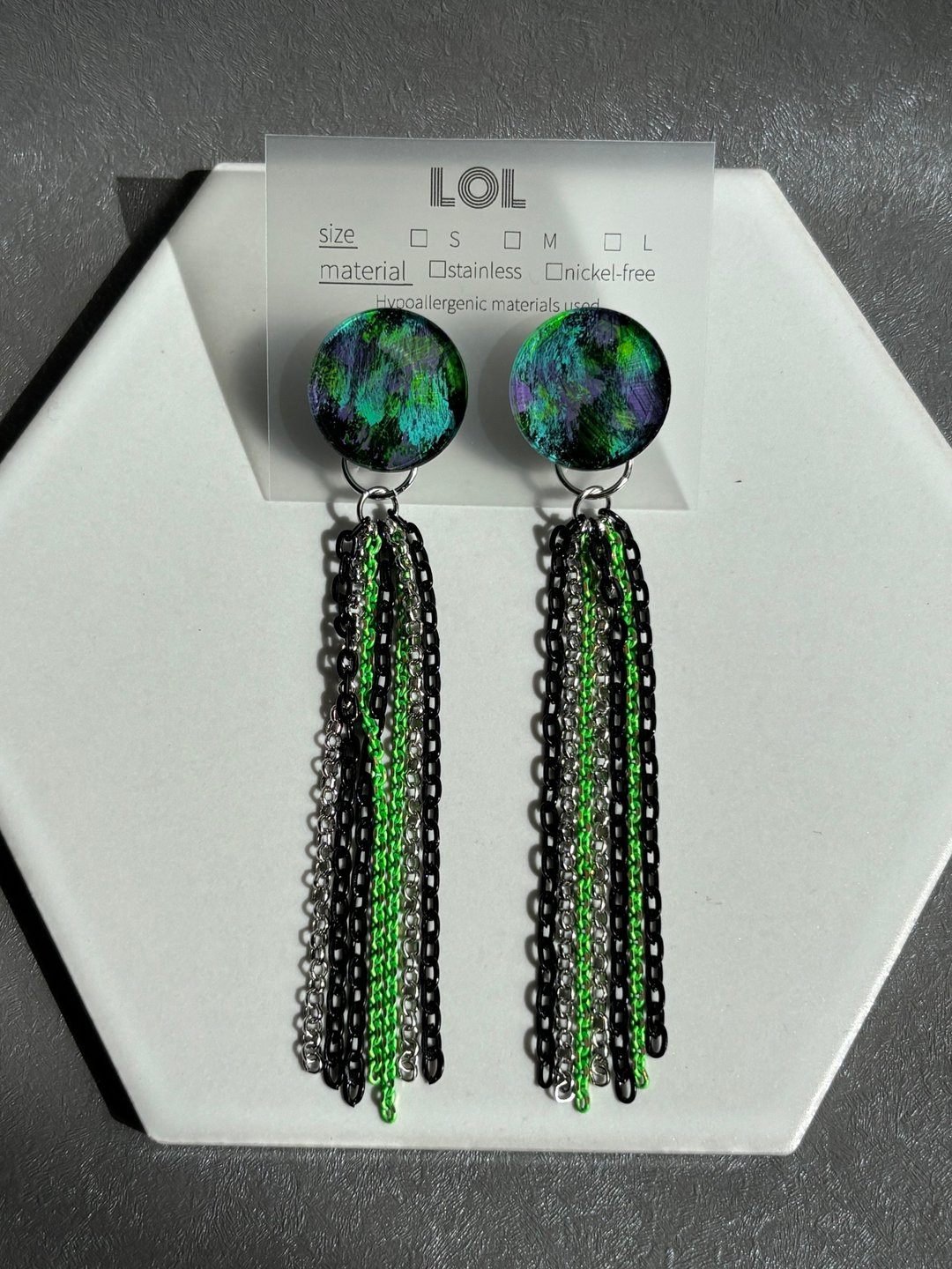 Black noise chain green 耳环/耳夹 - 耳环/耳夹 - 塑料 绿色