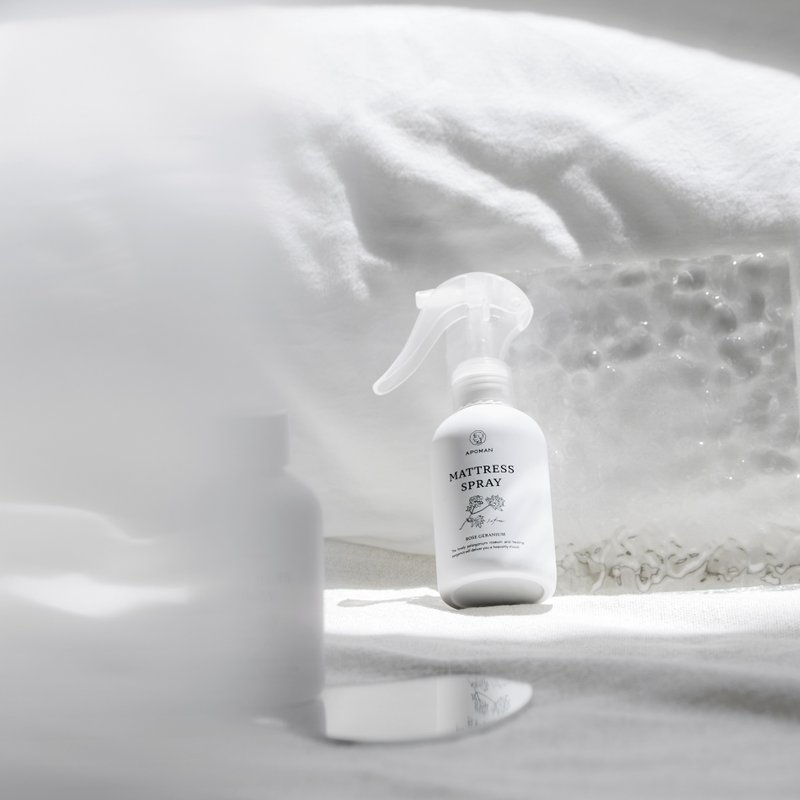APOMAN 玫瑰天竺葵寝具喷雾 / 疗愈系天然精油枕头喷雾 - 香薰/精油/线香 - 其他材质 