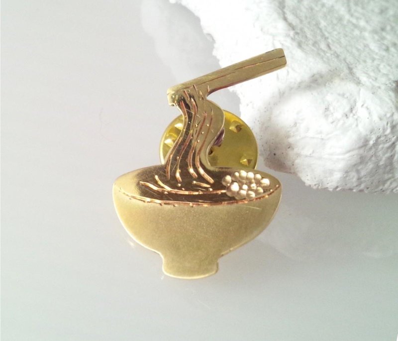 卍 Ramen 卍 Brass Pin Badge - 胸针 - 其他金属 金色