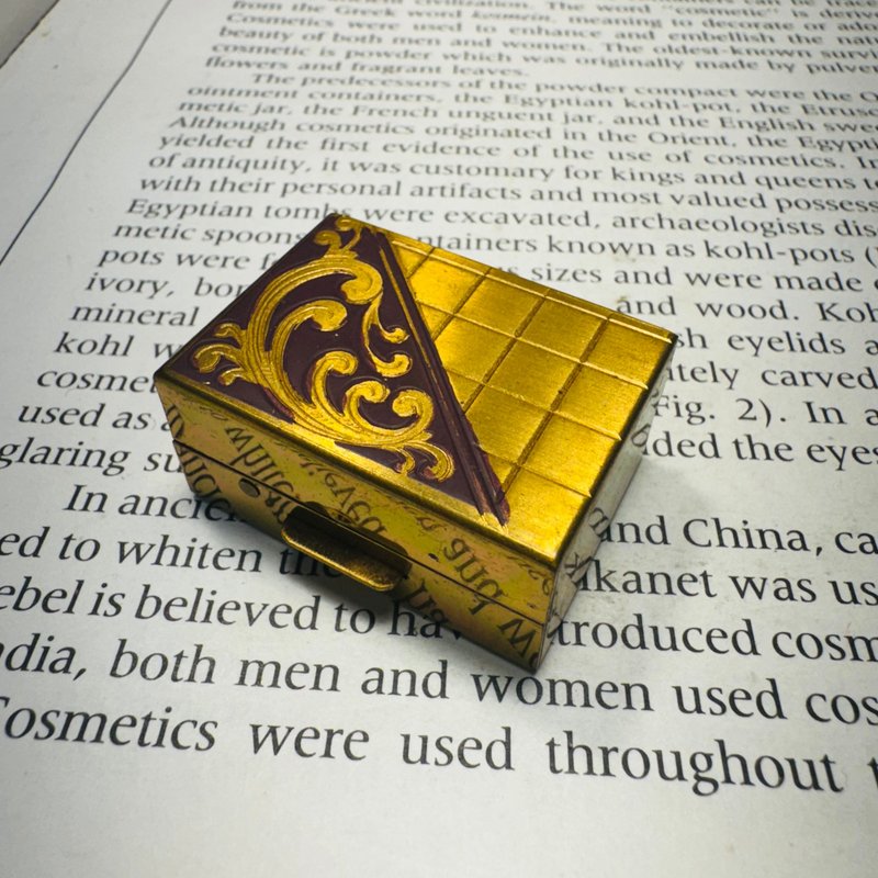 美国50年代紫色卷草纹小药盒 - 其他 - 其他金属 