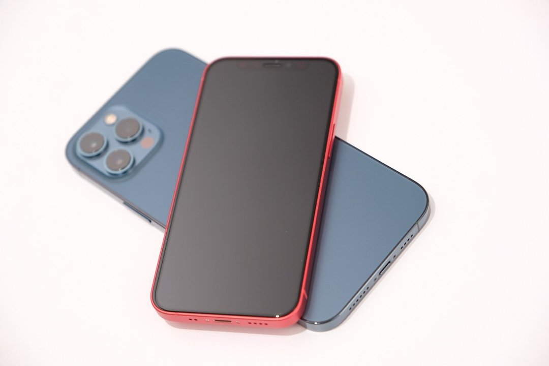 iPhone12细致雾玻璃保护贴-玩家首选 - 手机配件 - 玻璃 