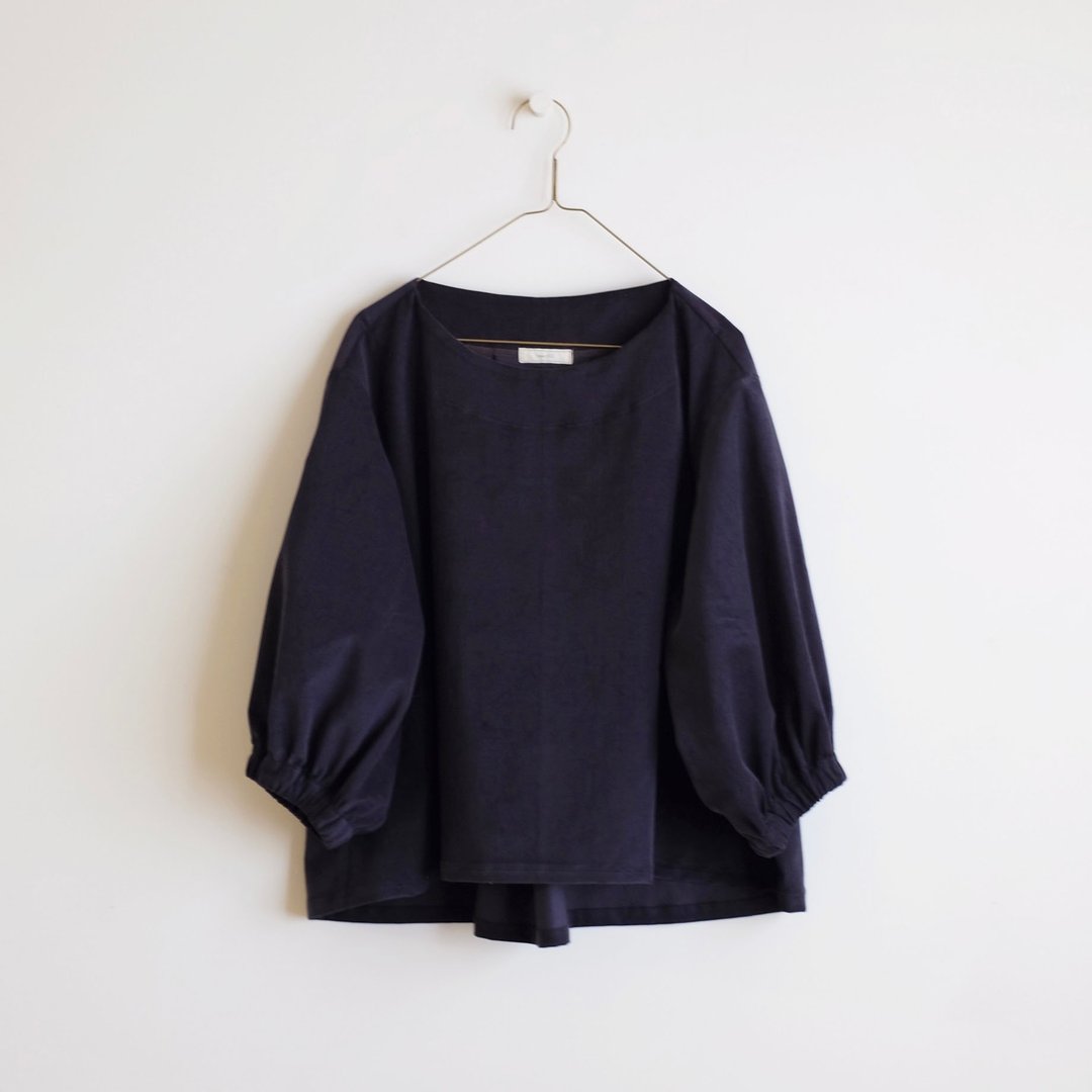 日常手作服 木莓色七分蓬袖宽罩衫 细条纹灯芯绒 - 女装上衣 - 棉．麻 黑色