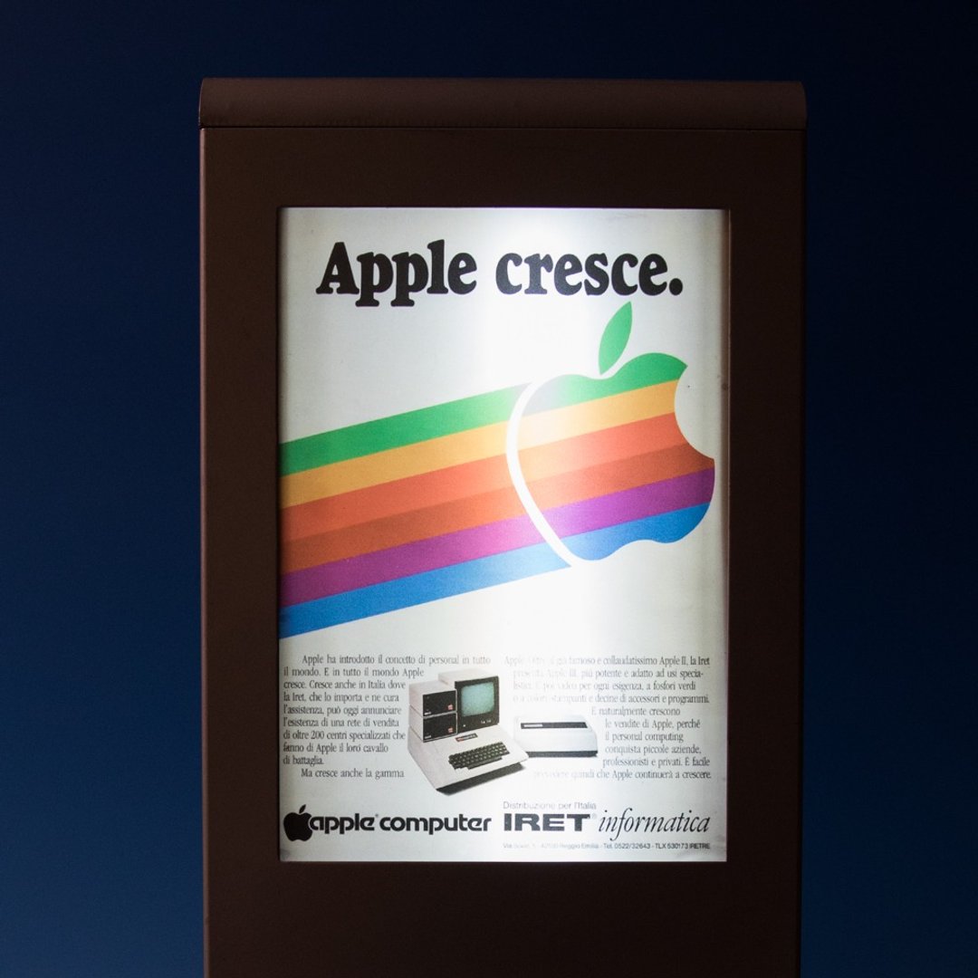 桑惠商号 1977s  德国制 APPLE II COMPUTER 广告灯箱 苹果灯箱 - 灯具/灯饰 - 铝合金 银色