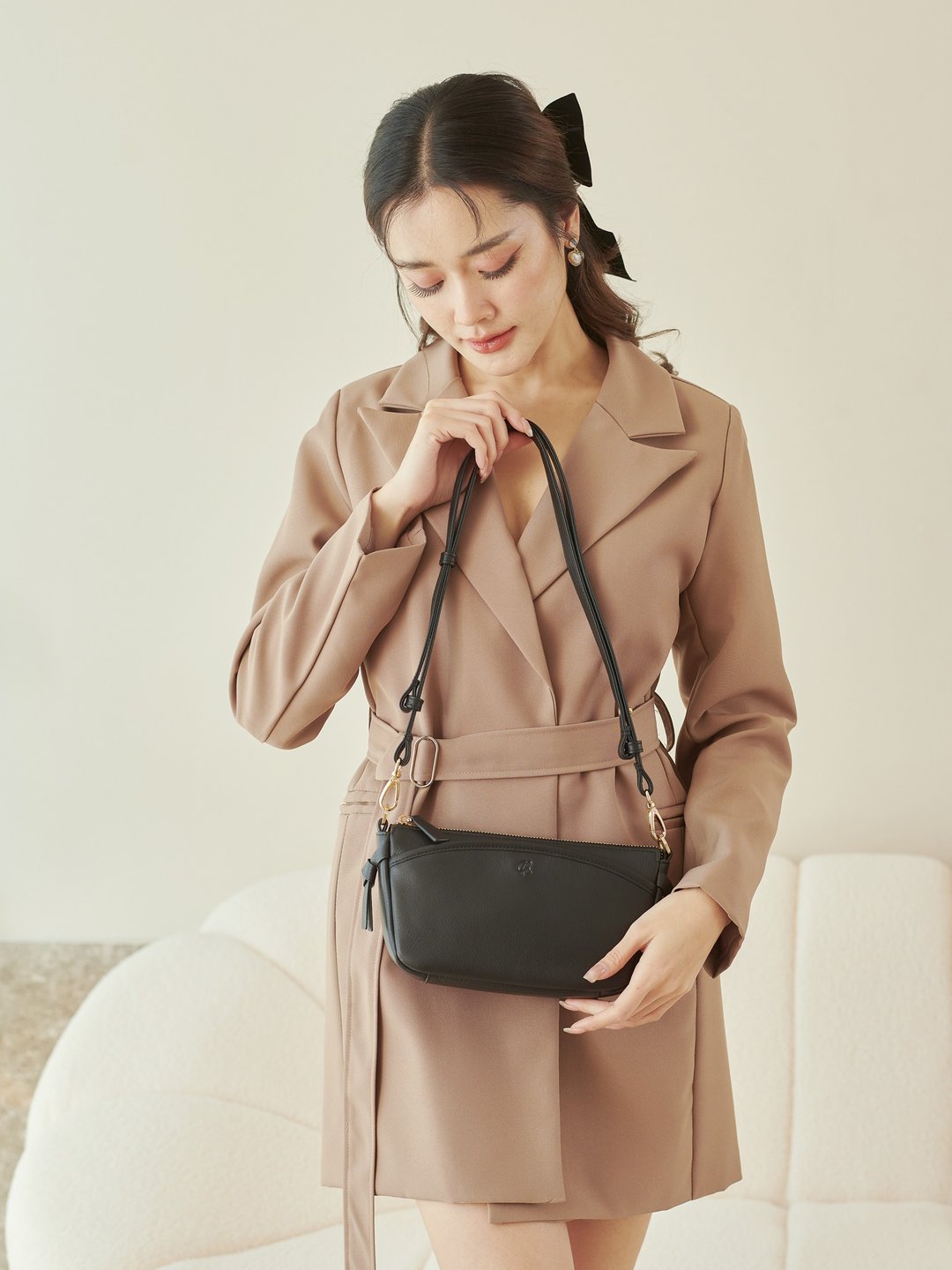 JOY (Black) : Crossbody bag, Soft Cow Leather ,Lightweight bag, Shoulder bag - 手提包/手提袋 - 真皮 黑色