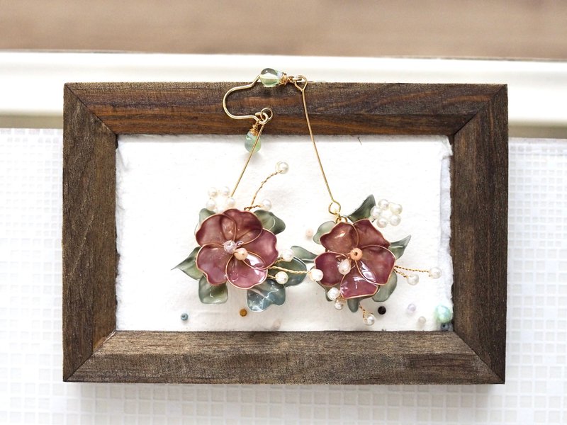 尤加利的微笑 - 耳环 - 紫红 - 耳环/耳夹 - 树脂 