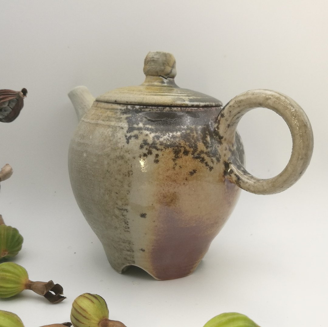 手拉胚柴烧茶壼自然落灰火吻印记个性商品最佳礼物纪念品 - 茶具/茶杯 - 陶 金色