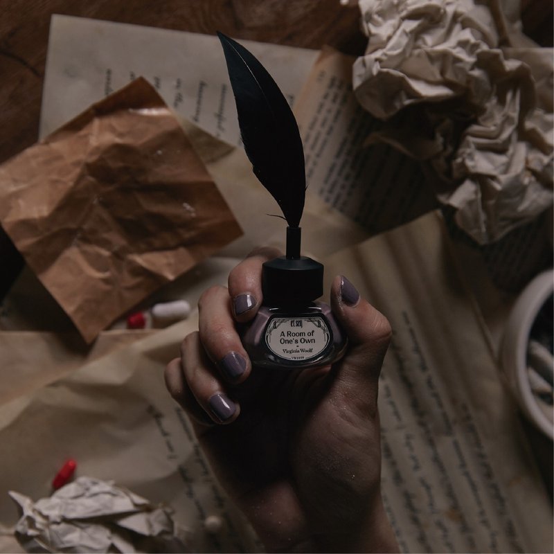 VW1929 Your own room - 指甲油/指甲贴 - 其他材质 紫色