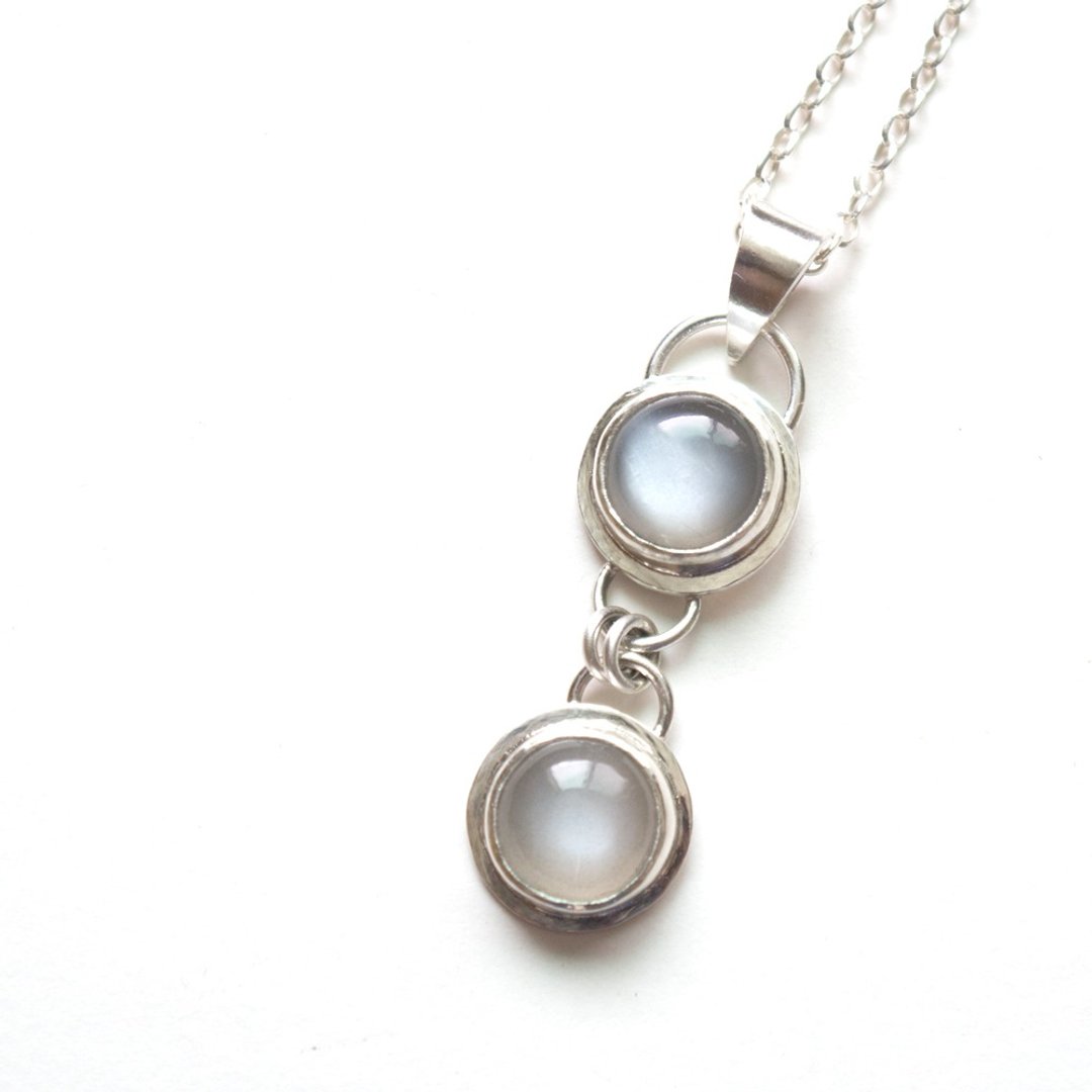 灰月光石纯银坠 Grey moonstone silver pendant - 项链 - 宝石 灰色