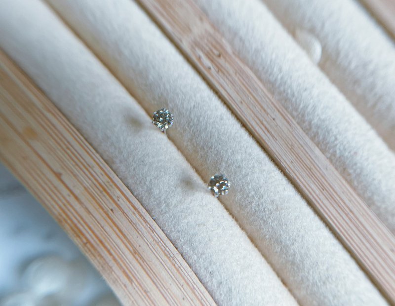 18K纯金 天然钻石 20分耳钉 - 耳环/耳夹 - 钻石 白色