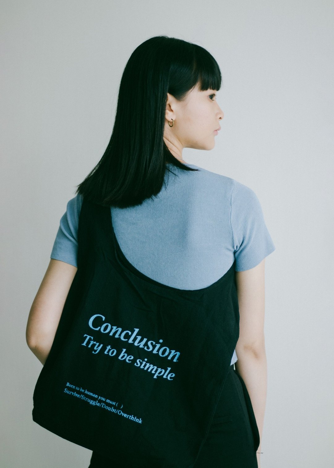 Conclusion  宇宙蓝 绑带细压褶侧背包-交换礼物-圣诞包装 - 侧背包/斜挎包 - 棉 黑色