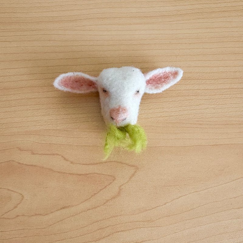山羊脸胸针 - 胸针 - 羊毛 白色