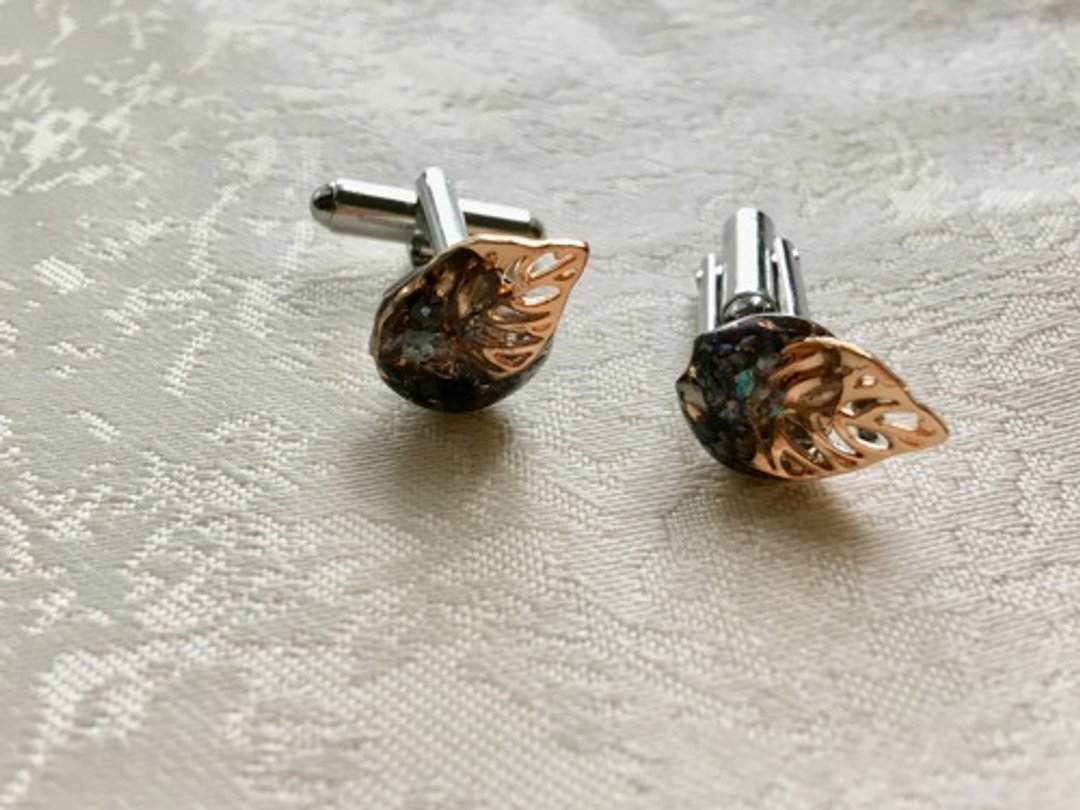 Gold Leaf Adult Cufflinks Black - 袖扣 - 树脂 黑色