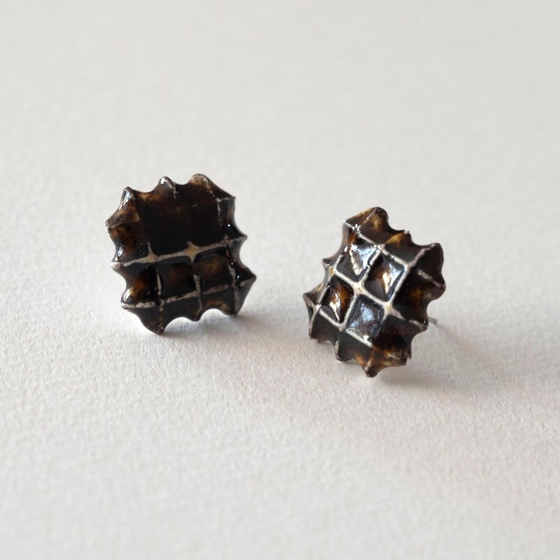 瓷器耳环  松饼耳针一对 - 耳环/耳夹 - 瓷 咖啡色